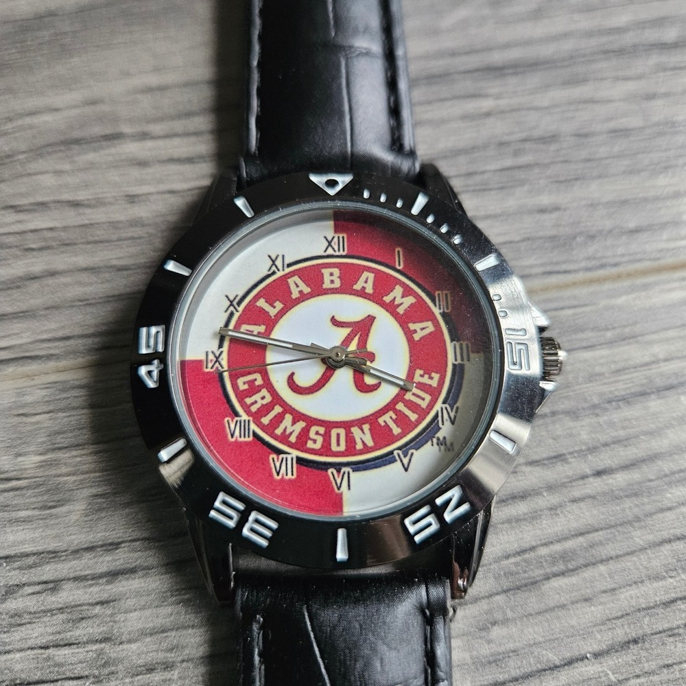 Alabama Crimson Tide NCAA Mens Analog Watch Black Leather Strap Red White Dial